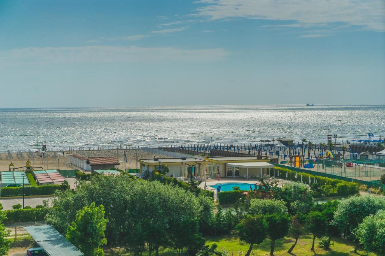 Hotel Sole Sottomarina Exteriör bild