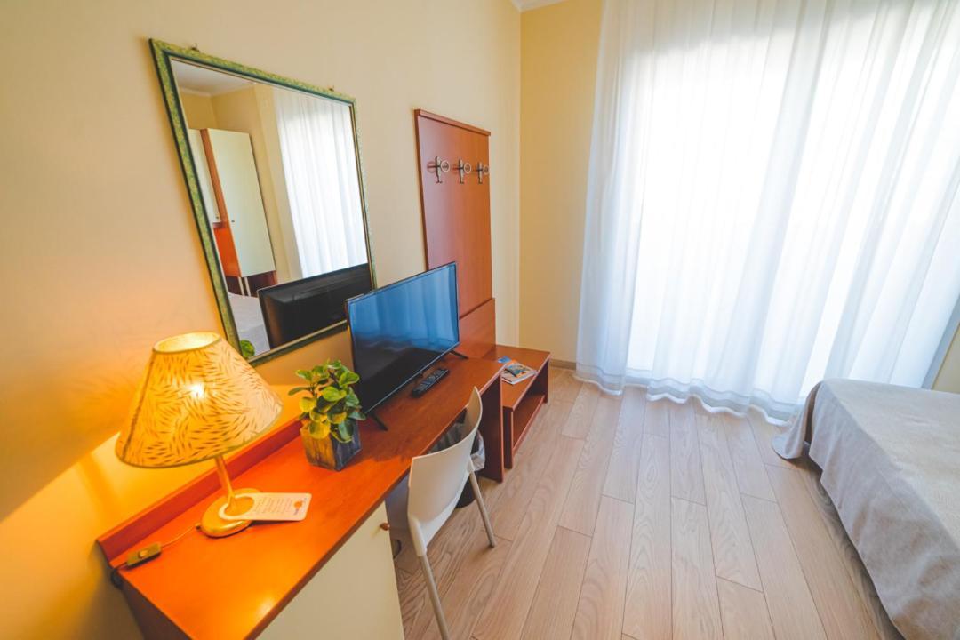 Hotel Sole Sottomarina Exteriör bild