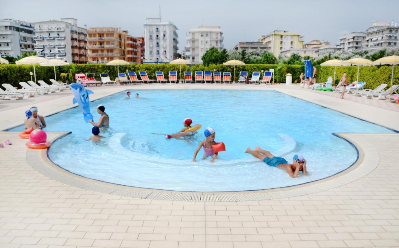 Hotel Sole Sottomarina Exteriör bild