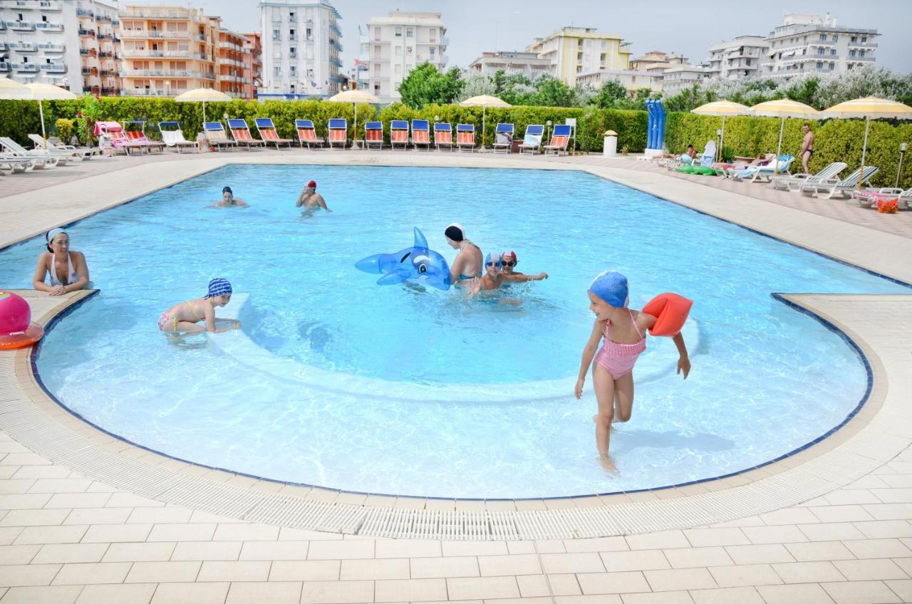 Hotel Sole Sottomarina Exteriör bild