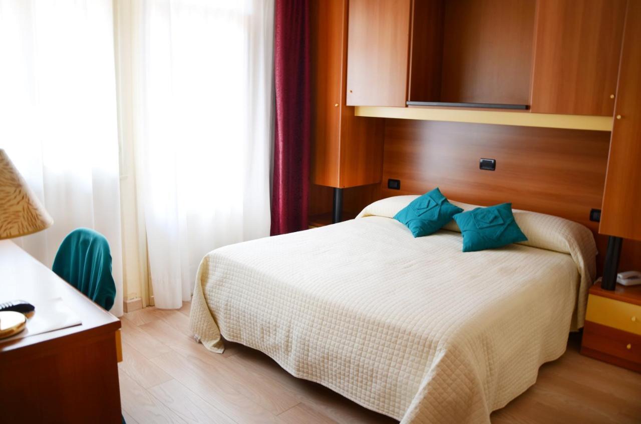 Hotel Sole Sottomarina Rum bild